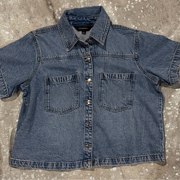 Women’s Cropped Denim Shirt - Picture 1 of 1